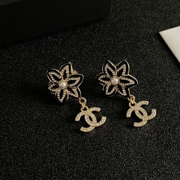 Chanel earrings - Picture 4 of 4